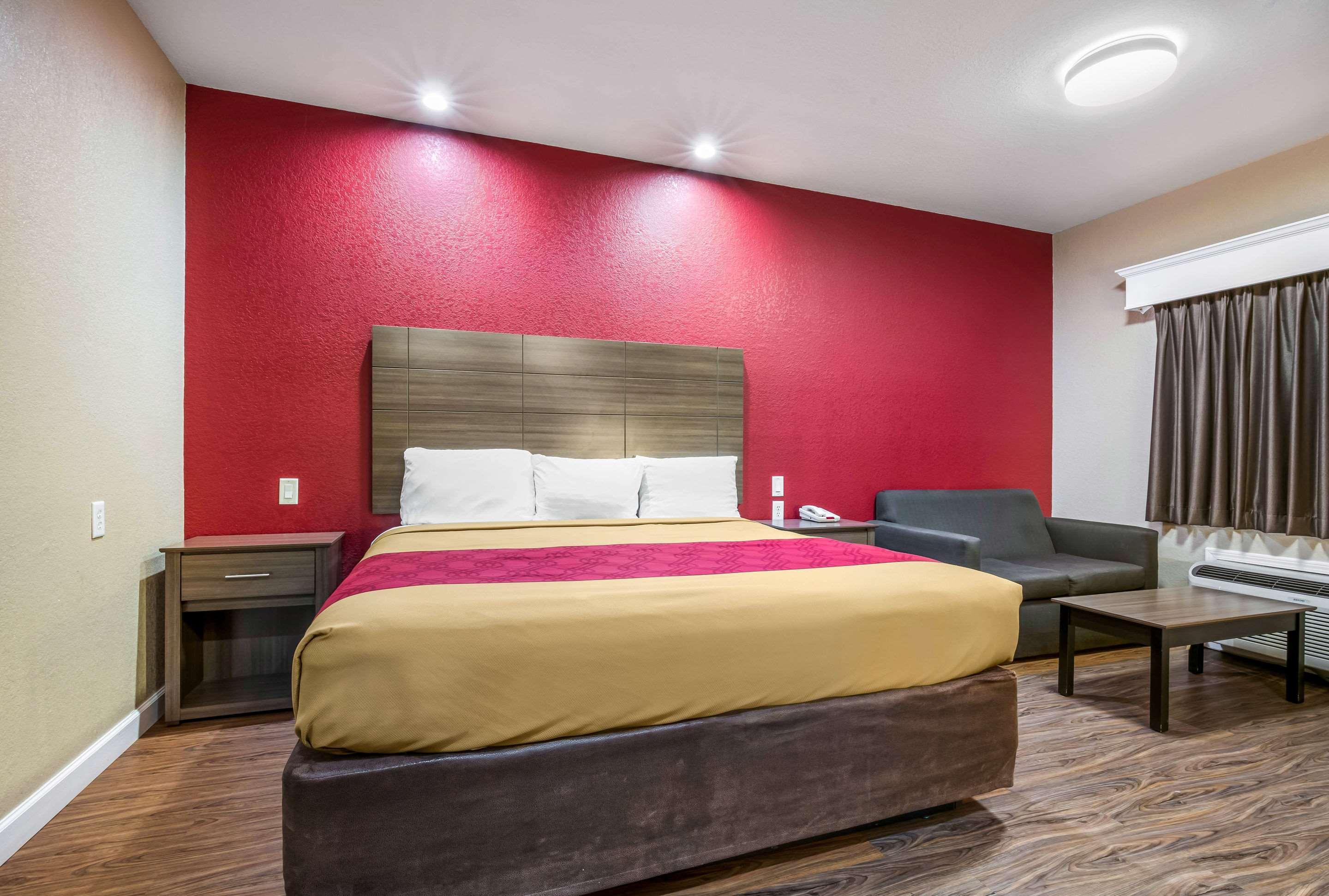 Econo & Hotel 2*